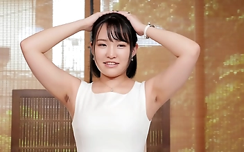 Sexy Wife with Hairy Armpits Shows Banzai Nakadashi: Suzune Ozawa s AV Debut!